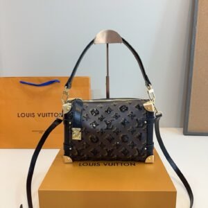 LV-Vic 限定 Monogram