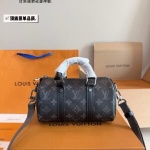LV X Nigo キーポール ピローバッグ