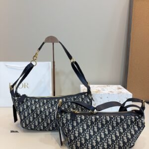 Dior-Wander lustアンダーアームバッグ