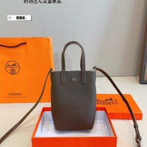 Hermes-スマホポーチ