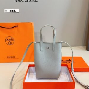 Hermes-スマホポーチ