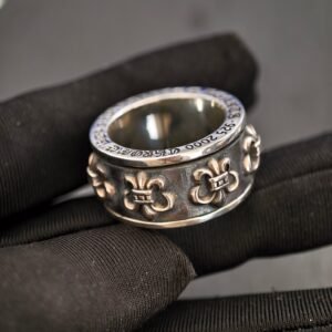 クロムハーツ スカウトフラワー スピナーリング 925 シルバー製 ヴィンテージオキシデーション仕上げ ハンドカービング