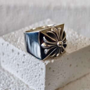 クロムハーツ スクエア ビッグクロス リング