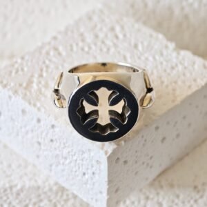 クロハート カットアウト クロス フレイム リング