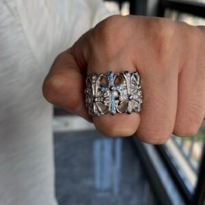 クロムハーツ プラチナメッキ ブルー & ホワイトダイヤ交互镶嵌 セメタリー リング