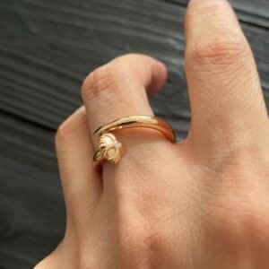 ゴールドメッキ モアサナイト フラワーヘッド スタッド リング