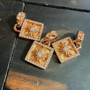 クロハート 22K ゴールドメッキ ダイヤモンドセット クロスフラワー スクエア ペンダント