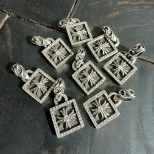 クロハート シルバー ダイヤモンドセット クロスフラワー スクエア ペンダント