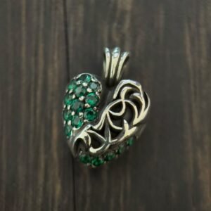 クロムハーツ 22K メッキ ラスベガス限定 ハート ツル ペンダント