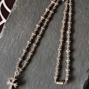 クロムハーツ ストーンインレイ クロス ハンドメイド ホワイトダイヤ クロスチェーン