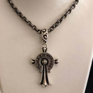 クロムハーツ ホースシュー スクロール クロス ネックレス