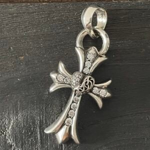 クロムハーツ 925 シルバー モアサナイト ツルハート クロス ペンダント