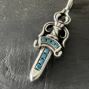 クロムハーツ 925 シルバー ブルーダイヤ ミディアム ソード ペンダント