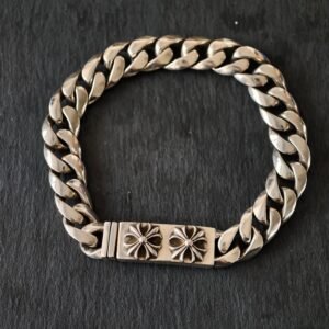 𝐂𝐡𝐫𝐨𝐦𝐞 𝐡𝐞𝐚𝐫𝐭𝐬 クロムハーツ ダブルハーフフラワー / クロスフラワー ミディアム ブレスレット