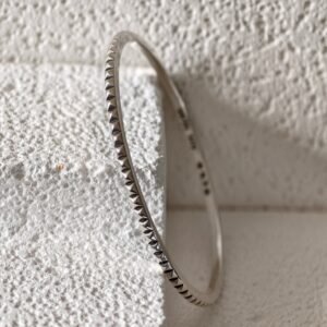 𝐂𝐡𝐫𝐨𝐦𝐞 𝐡𝐞𝐚𝐫𝐭𝐬 クロムハーツ リベット バングルリング