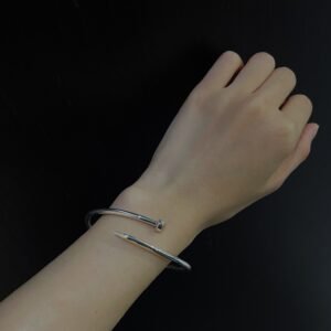 𝐂𝐡𝐫𝐨𝐦𝐞 𝐡𝐞𝐚𝐫𝐭𝐬 クロムハーツ フラットヘッドネイル バングル