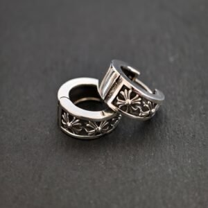 𝐂𝐡𝐫𝐨𝐦𝐞 𝐡𝐞𝐚𝐫𝐭𝐬 クロムハーツ スロープ クロスフラワー イヤークリップ & ピアス