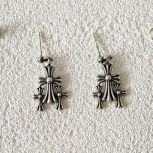 𝐂𝐡𝐫𝐨𝐦𝐞 𝐡𝐞𝐚𝐫𝐭𝐬 クロムハーツ 三十字架 ピアス