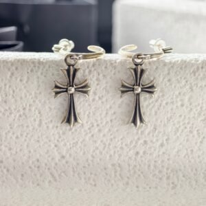 クロムハーツ 𝐂𝐡𝐫𝐨𝐦𝐞 𝐡𝐞𝐚𝐫𝐭𝐬 ラージクロス ピアス