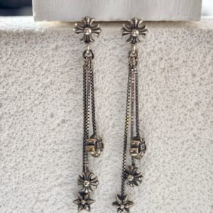 𝐂𝐡𝐫𝐨𝐦𝐞 𝐡𝐞𝐚𝐫𝐭𝐬 クロムハーツ クロス フリンジ ピアス ジェニー着用 時代の涙