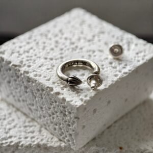 クロムハーツ ハーフフープ フローラルクロス イヤーフープ