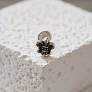 クロムハーツ フレンチスカウトクロス スタッドピアス / クロムハーツ アイリスクロス イヤリング